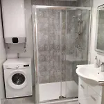 White דירה *