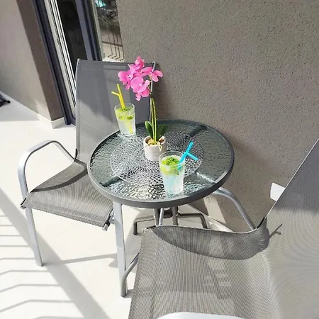 Apartment White *